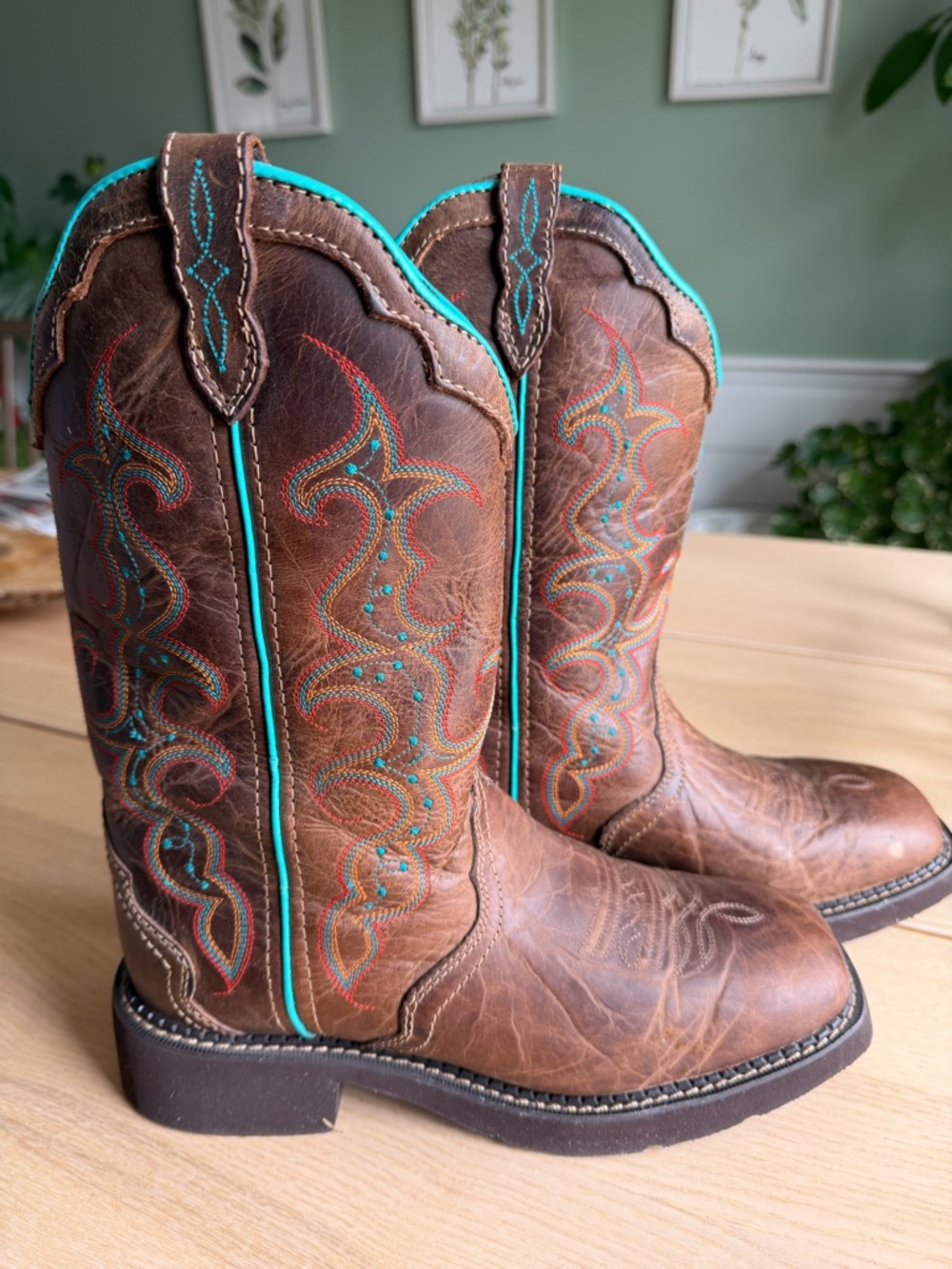 Justin Gypsy Boots Brown Leather Western Boots with blue stitching
